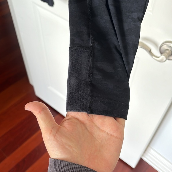 Men’s Alphalete Camo Joggers - Picture 3 of 5